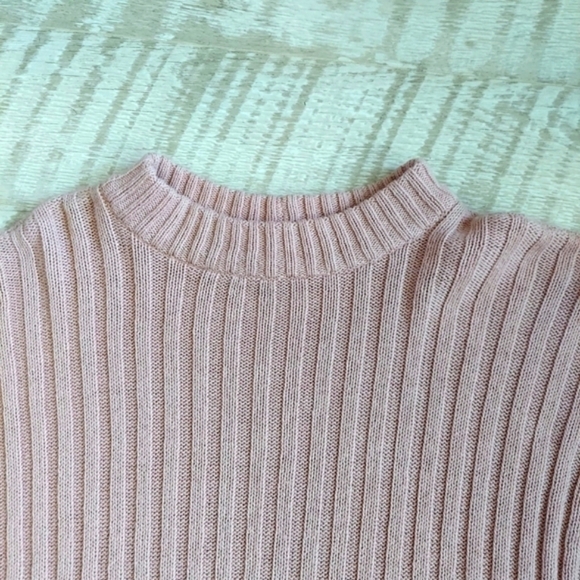 AEO Cropped Crew Neck Knit Sweater - Picture 9 of 13